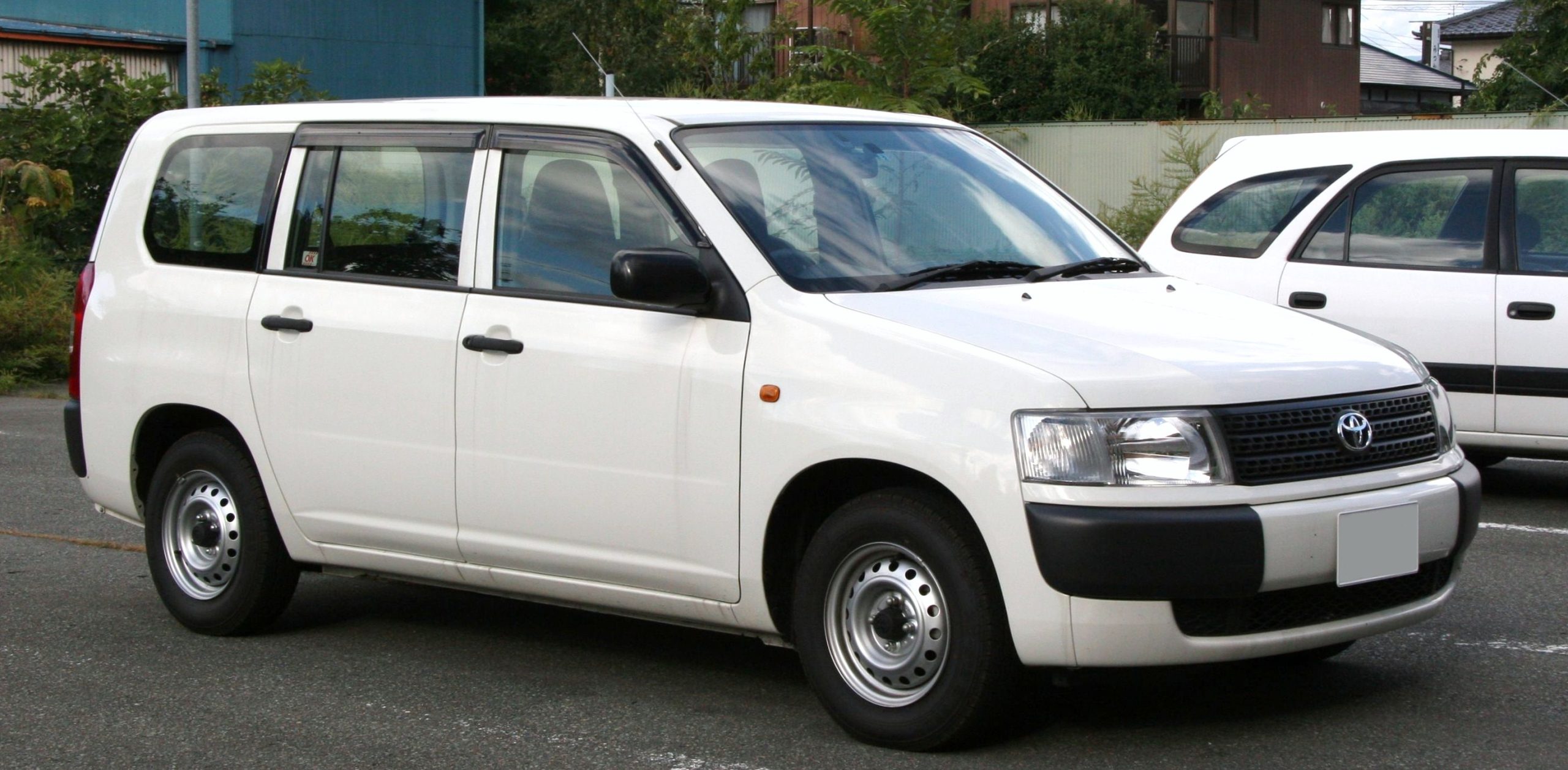 Toyota_Probox_Van_DX